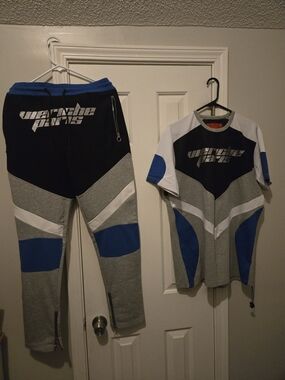 Men’s Gray & Blue Athletic Hoodie Tee